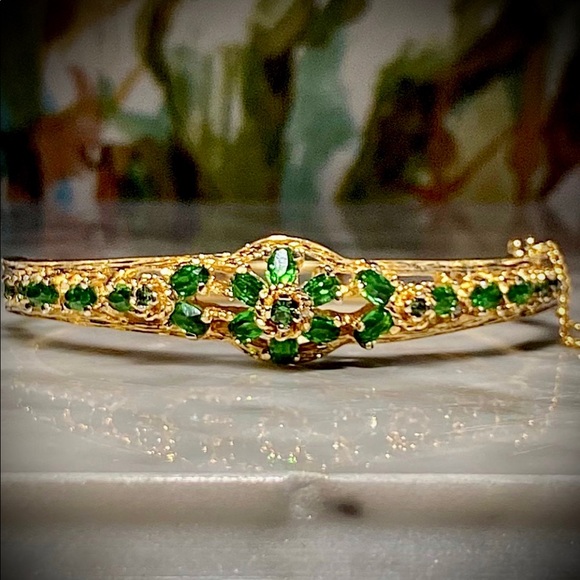 Estate Jewelry - 💚Vintage Estate Solid 18k Yellow Gold Genuine Emerald hinged bangle bracelet 💚